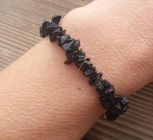 Load image into Gallery viewer, ONYX Natural Stone Gemstone Stretchy Chip Bracelet