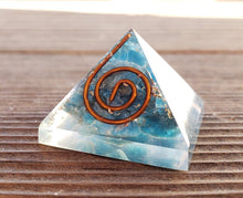 Load image into Gallery viewer, Small (25-30mm) APATITE COIL Orgone Gemstone Pyramid Small Pyramid Orgone