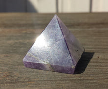 Load image into Gallery viewer, AMETHYST natural Medium gemstone crystal pyramid 27-30mm