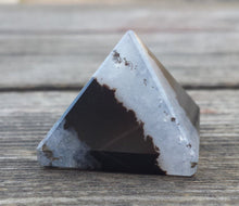 Load image into Gallery viewer, SOLOMON AGATE natural Medium gemstone crystal pyramid 27-30mm