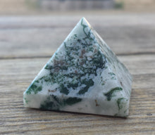 Load image into Gallery viewer, TREE AGATE natural Medium gemstone crystal pyramid 27-30mm