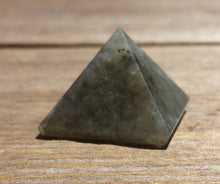 Load image into Gallery viewer, LABRADORITE natural small gemstone crystal pyramid 20-22