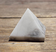 Load image into Gallery viewer, HOWLITE natural small gemstone crystal pyramid 20-22