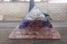 Load image into Gallery viewer, Extra Large (70-75mm) Clear QUARTZ/AMETHYST/ROSE Quartz Orgone Gemstone Pyramid X-Large Pyramid Orgone