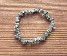 Load image into Gallery viewer, Natural SERAPHINITE Stone Gemstone Stretchy Chip Bracelet