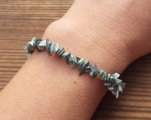 Load image into Gallery viewer, Natural SERAPHINITE Stone Gemstone Stretchy Chip Bracelet