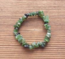 Load image into Gallery viewer, Natural SERPENTINE Stone Gemstone Stretchy Chip Bracelet