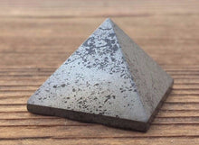 Load image into Gallery viewer, HEMATITE natural small gemstone crystal pyramid 20-22