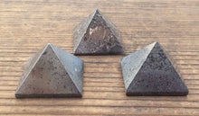Load image into Gallery viewer, HEMATITE natural small gemstone crystal pyramid 20-22