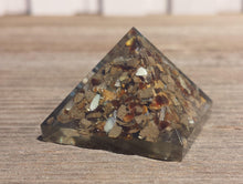 Load image into Gallery viewer, Small (25-30mm) SEPTARIAN DRAGON STONE Orgone Gemstone Pyramid Small Pyramid Orgone