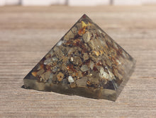 Load image into Gallery viewer, Small (25-30mm) SEPTARIAN DRAGON STONE Orgone Gemstone Pyramid Small Pyramid Orgone
