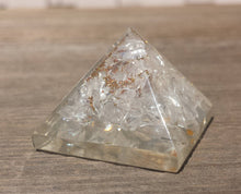 Load image into Gallery viewer, Small (25-30mm) CLEAR QUARTZ Orgone Gemstone Pyramid Small Pyramid Orgone