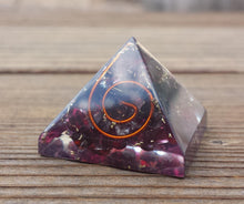 Load image into Gallery viewer, Small (25-30mm) GARNET COIL Orgone Gemstone Pyramid Small Pyramid Orgone