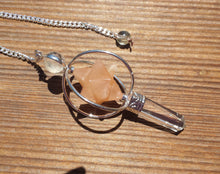 Load image into Gallery viewer, Natural PEACH AVENTURINE GEMSTONE 3 Stone Merkaba Spinning Star Faceted Pendulum