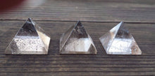 Load image into Gallery viewer, SMOKEY QUARTZ natural Medium gemstone crystal pyramid 27-30mm
