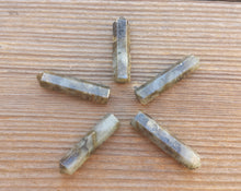 Load image into Gallery viewer, NATURAL LABRADORITE Single Terminated Gemstone Crystal Pencil Point (One)
