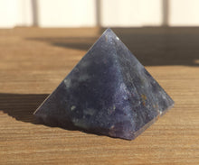 Load image into Gallery viewer, IOLITE natural Medium gemstone crystal pyramid 27-30mm