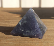 Load image into Gallery viewer, IOLITE natural Medium gemstone crystal pyramid 27-30mm