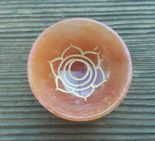 Load image into Gallery viewer, 7 CHAKRA GEMSTONE ENGRAVED Hand Carved Gemstone Bowl Set