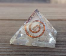 Load image into Gallery viewer, Small (25-30mm) HOWLITE COIL Orgone Gemstone Pyramid Small Pyramid Orgone