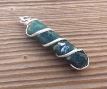 Load image into Gallery viewer, MOSS AGATE Spiral Wire Wrapped Pencil Point Pendant Gemstone