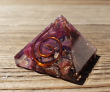 Load image into Gallery viewer, Small (25-30mm) RUBY COIL Orgone Gemstone Pyramid Small Pyramid Orgone