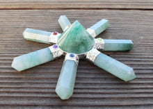 Load image into Gallery viewer, Green Aventurine Natural Gemstone Energy Generator