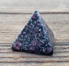 Load image into Gallery viewer, RUBY IN MATRIX natural Medium gemstone crystal pyramid 27-30mm