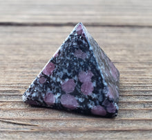 Load image into Gallery viewer, RUBY IN MATRIX natural Medium gemstone crystal pyramid 27-30mm