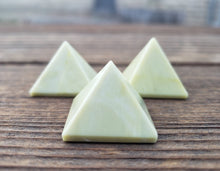 Load image into Gallery viewer, SERPENTINE natural Medium gemstone crystal pyramid 27-30mm