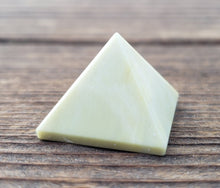 Load image into Gallery viewer, SERPENTINE natural Medium gemstone crystal pyramid 27-30mm