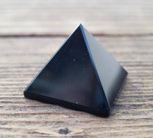 Load image into Gallery viewer, OBSIDIAN natural small gemstone crystal pyramid 20-22