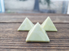 Load image into Gallery viewer, SERPENTINE natural small gemstone crystal pyramid 20-22