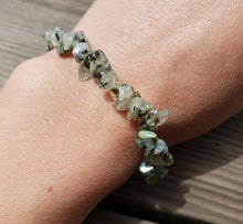 Load image into Gallery viewer, GREEN RUTILATED QUARTZ Natural Stone Gemstone Stretchy Chip Bracelet