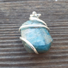 Load image into Gallery viewer, APATITE Spiral Wrapped Tumbled Stone Pendant Gemstone