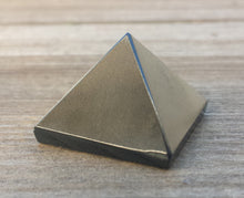 Load image into Gallery viewer, ONYX natural small gemstone crystal pyramid 20-22