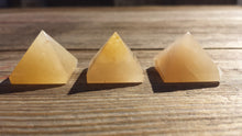 Load image into Gallery viewer, GOLDEN QUARTZ natural small gemstone crystal pyramid 20-22