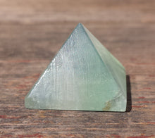 Load image into Gallery viewer, GREEN FLUORITE natural Medium gemstone crystal pyramid 27-30mm