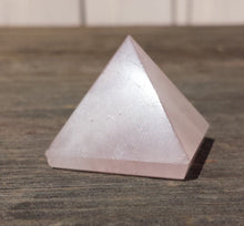 Load image into Gallery viewer, ROSE QUARTZ natural Medium gemstone crystal pyramid 27-30mm
