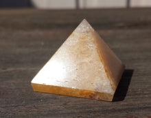 Load image into Gallery viewer, GOLDEN QUARTZ natural Medium gemstone crystal pyramid 27-30mm