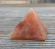 Load image into Gallery viewer, SUNSTONE natural Medium gemstone crystal pyramid 27-30mm