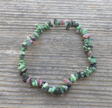Load image into Gallery viewer, NATURAL RUBY In FUCHSITE Stone Gemstone Stretchy Chip Bracelet