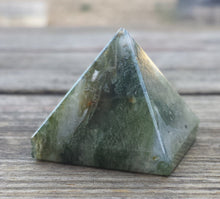 Load image into Gallery viewer, MOSS AGATE natural Medium gemstone crystal pyramid 27-30mm