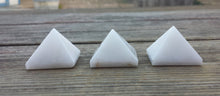 Load image into Gallery viewer, WHITE AGATE natural Medium gemstone crystal pyramid 27-30mm