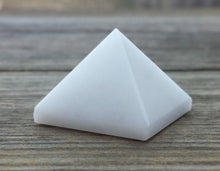 Load image into Gallery viewer, WHITE AGATE natural Medium gemstone crystal pyramid 27-30mm
