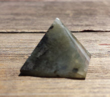 Load image into Gallery viewer, LABRADORITE natural small gemstone crystal pyramid 20-22