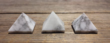 Load image into Gallery viewer, HOWLITE natural small gemstone crystal pyramid 20-22