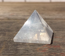 Load image into Gallery viewer, CLEAR QUARTZ natural Medium gemstone crystal pyramid 27-30mm