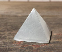 Load image into Gallery viewer, SELENITE natural Medium gemstone crystal pyramid 27-30mm