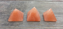 Load image into Gallery viewer, PEACH AVENTURINE natural Medium gemstone crystal pyramid 27-30mm